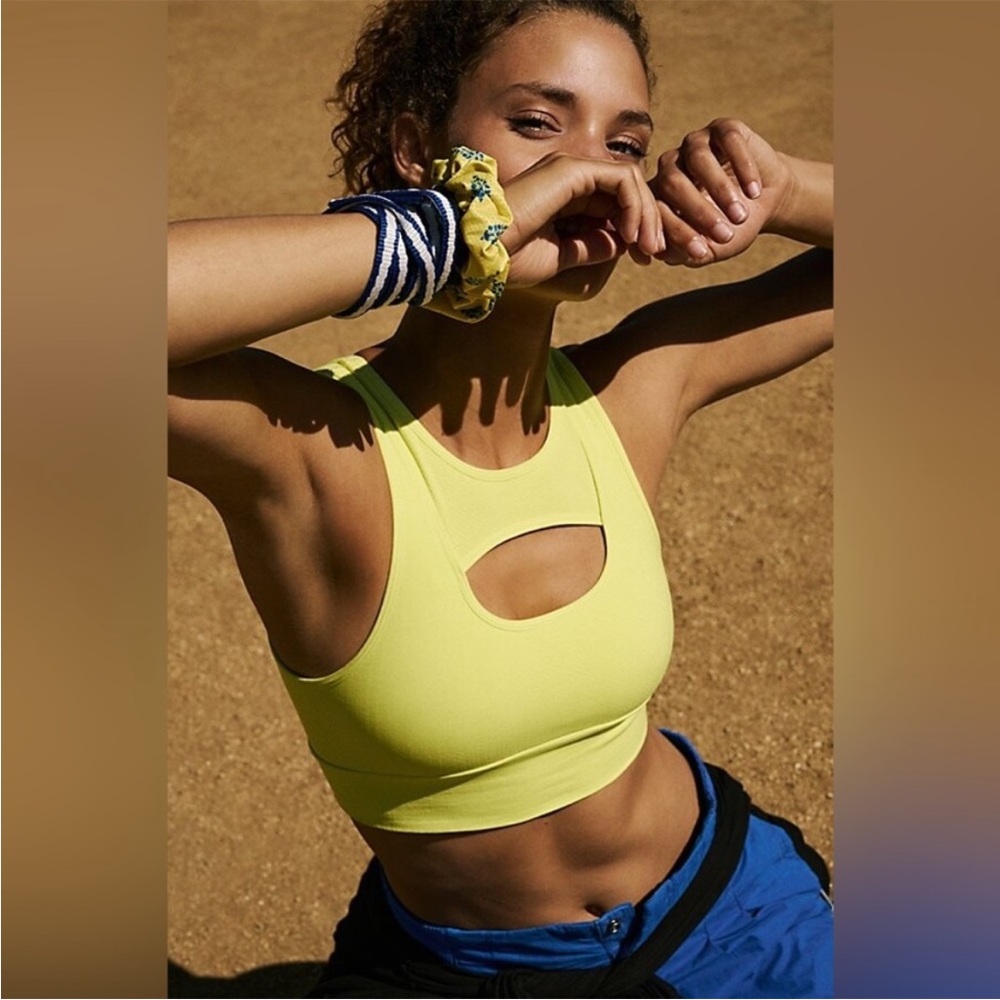 Free People Movement Every Single Time Cut out Sports Bra - Neon Yellow
